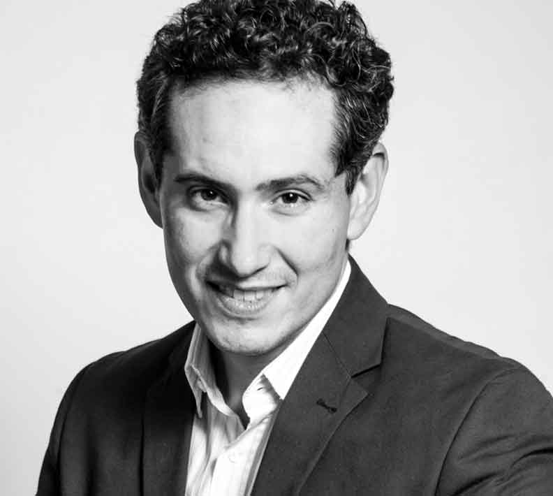 Paco Avila instructor de la alquimia del poder personal